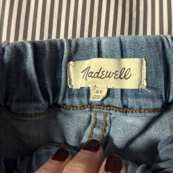 Women’s size Sm pull on Madewell jeans - Picture 4 of 5